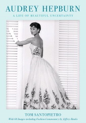 E-book, Audrey Hepburn : A Life of Beautiful Uncertainty, Applause